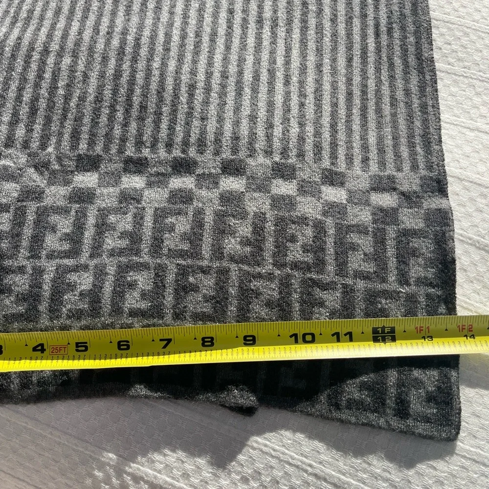 Vintage Fendi Grey and Black Scarf - Picture 5 of 6
